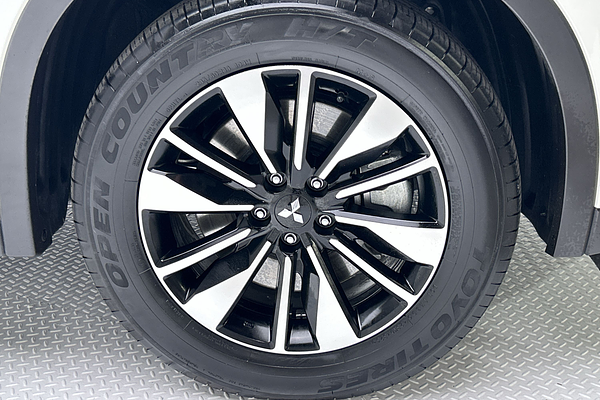 2026 Mitsubishi Outlander LS ZM thumb-30