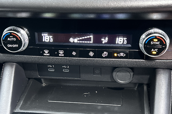 2026 Mitsubishi Outlander LS ZM thumb-37