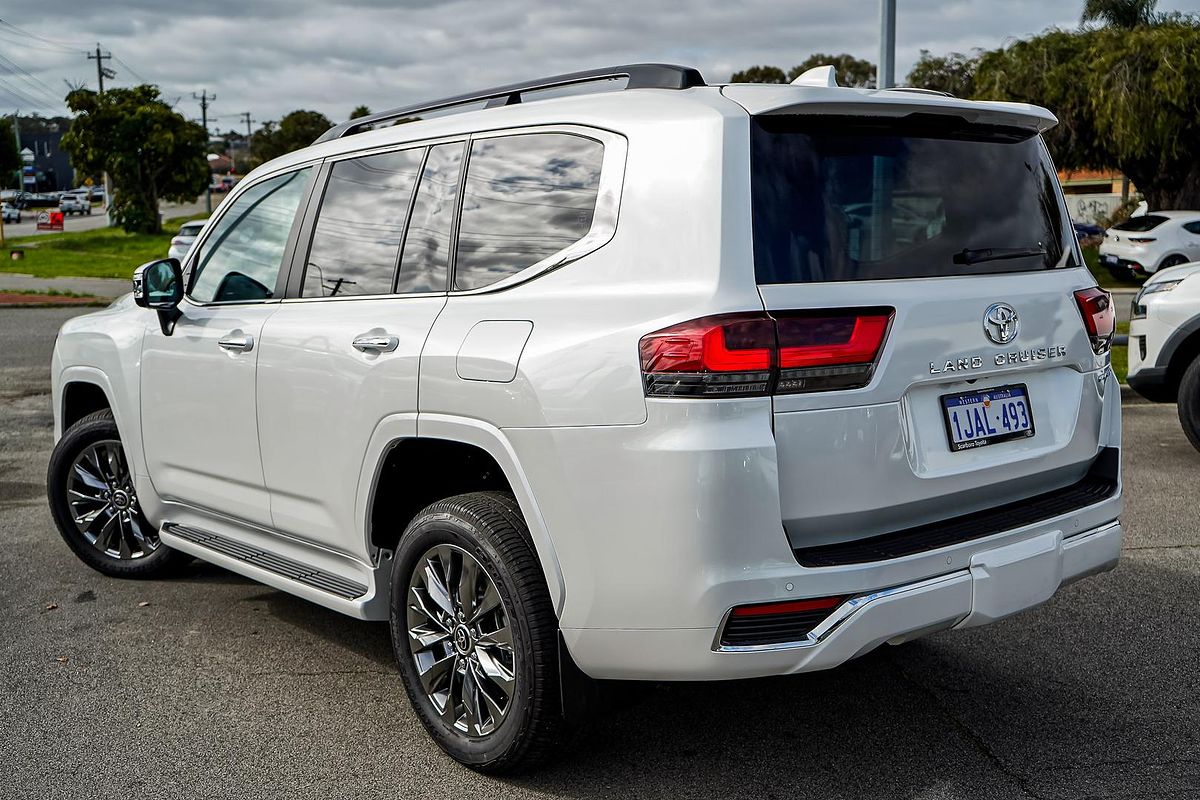 2025 Toyota Landcruiser Sahara ZX FJA300R