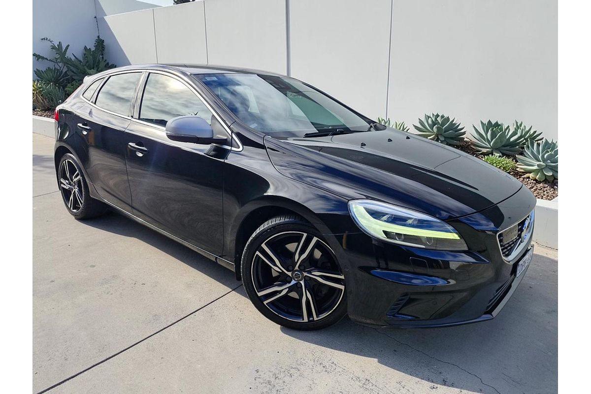2017 Volvo V40 T5 R-Design