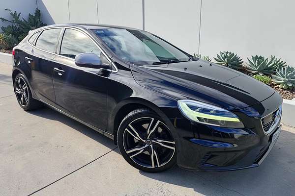 2017 Volvo V40 T5 R-Design