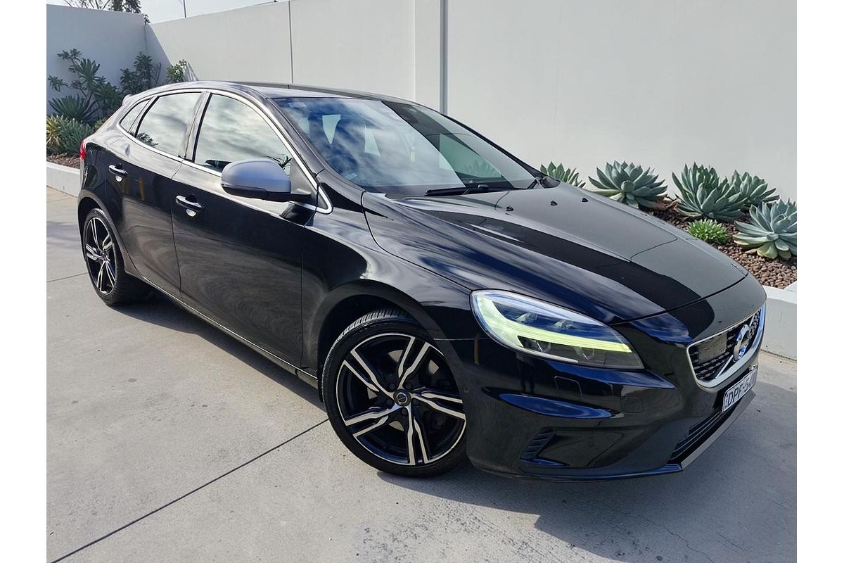 2017 Volvo V40 T5 R-Design