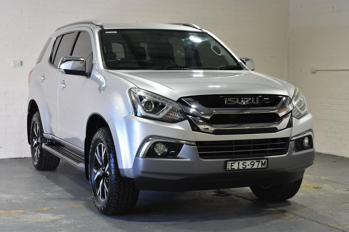 2020 Isuzu MU-X LS-T