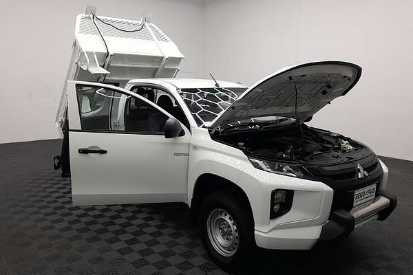 2019 Mitsubishi Triton GLX MR 4X4