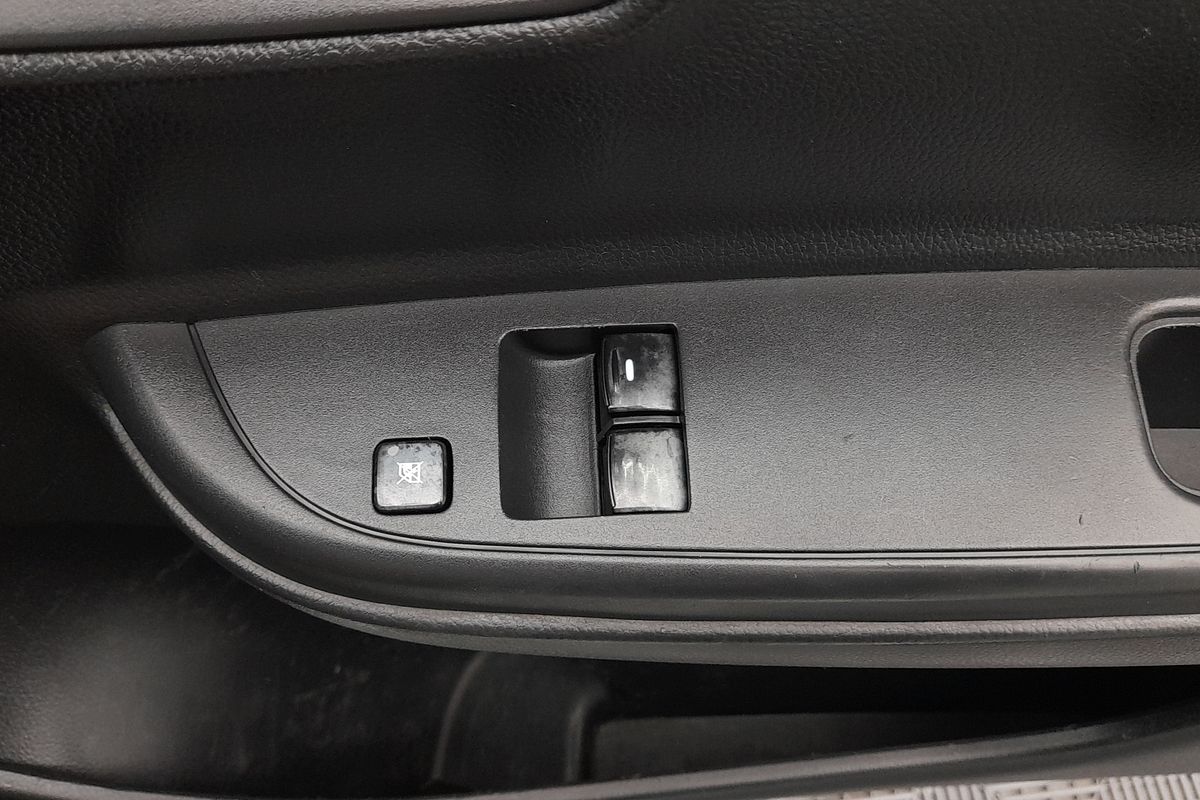 2019 Mitsubishi Triton GLX MR 4X4