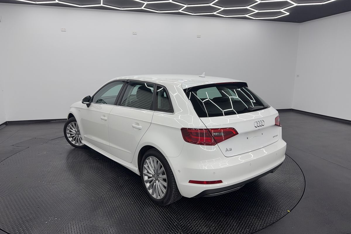 2015 Audi A3 e-tron 8V
