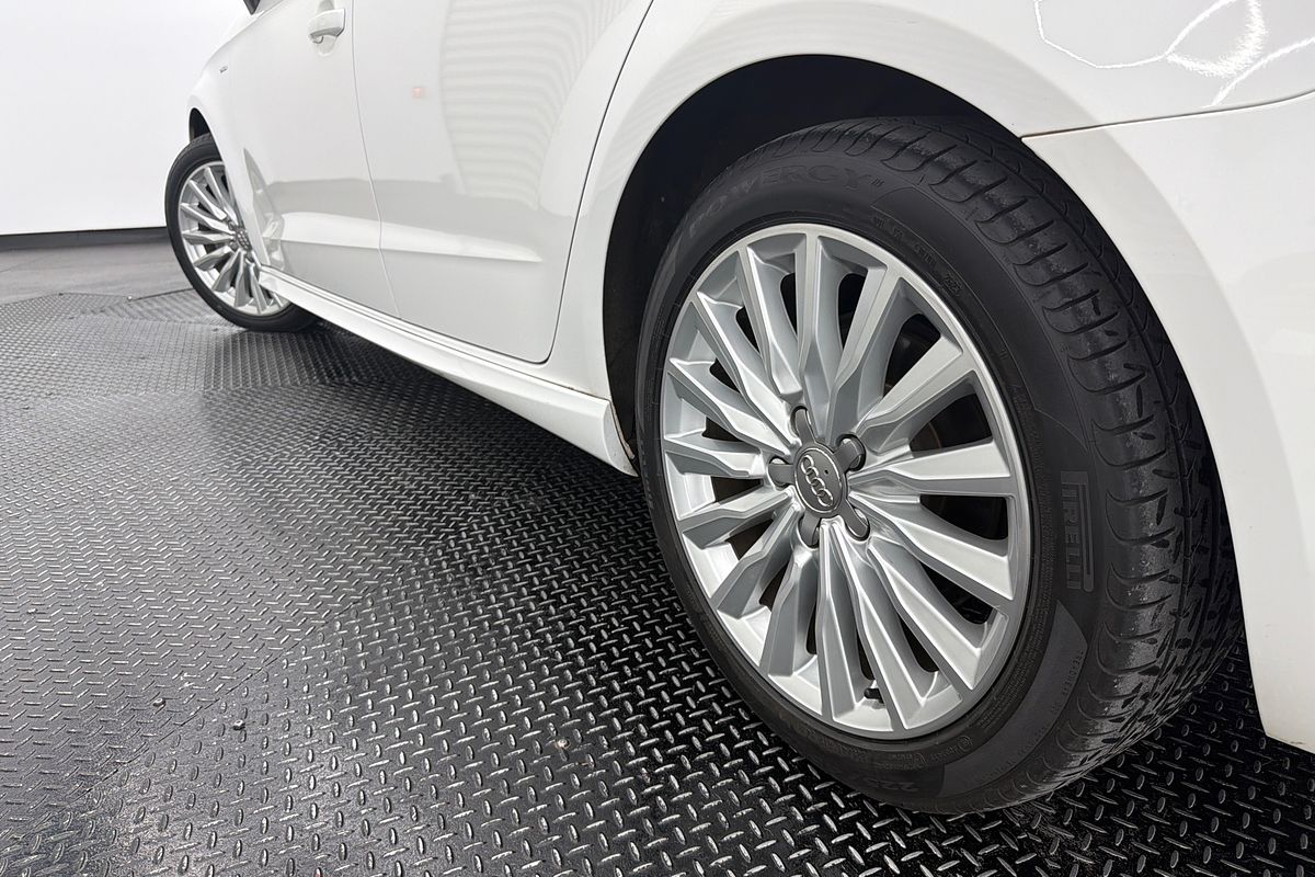 2015 Audi A3 e-tron 8V