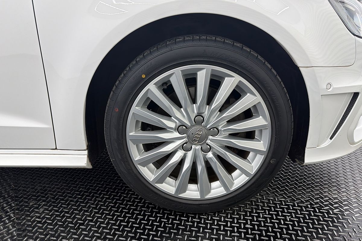 2015 Audi A3 e-tron 8V