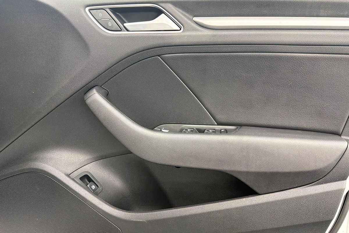 2015 Audi A3 e-tron 8V