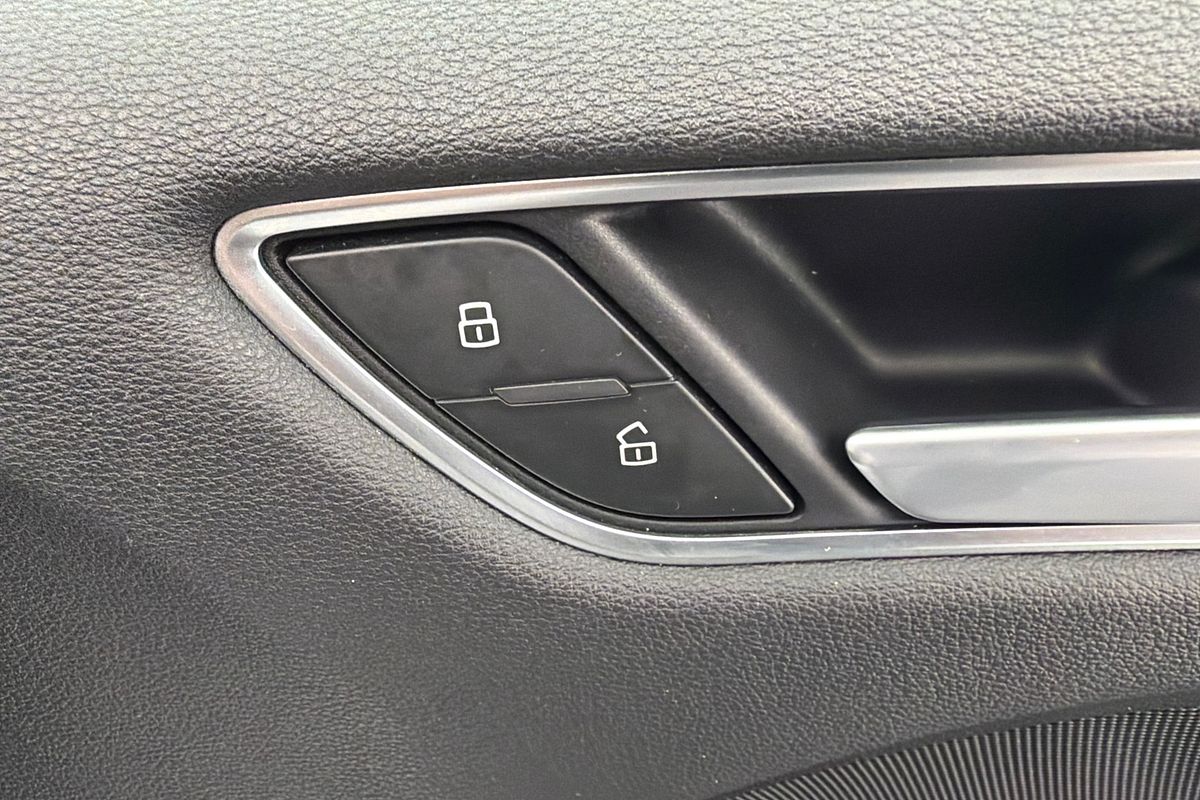 2015 Audi A3 e-tron 8V