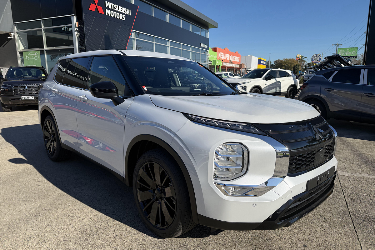 2026 Mitsubishi Outlander Black Edition ZM