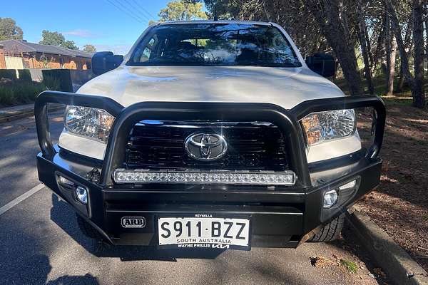 2018 Toyota Hilux SR GUN126R 4X4 thumb-2