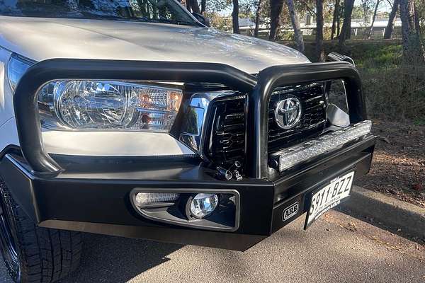 2018 Toyota Hilux SR GUN126R 4X4 thumb-6