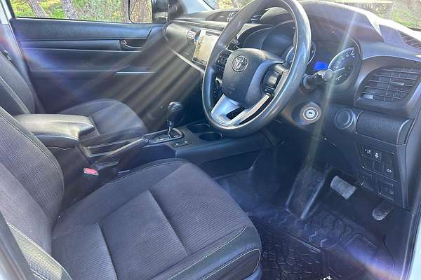 2018 Toyota Hilux SR GUN126R 4X4 thumb-11