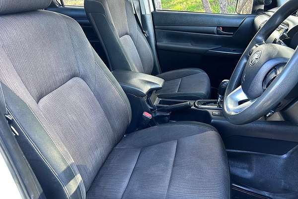 2018 Toyota Hilux SR GUN126R 4X4 thumb-15