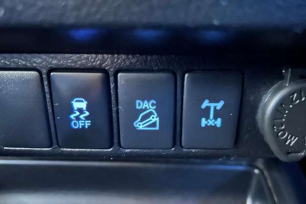 2018 Toyota Hilux SR GUN126R 4X4 thumb-21