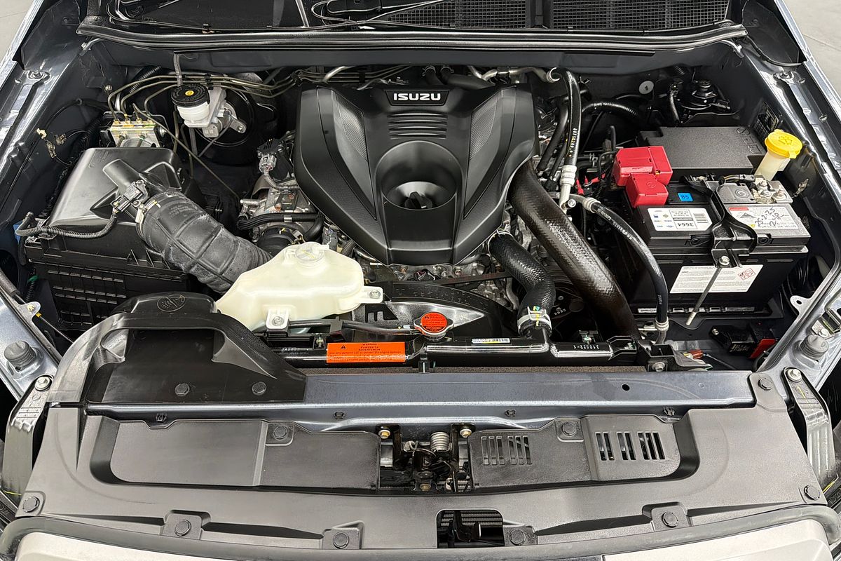 2022 Isuzu MU-X LS-T