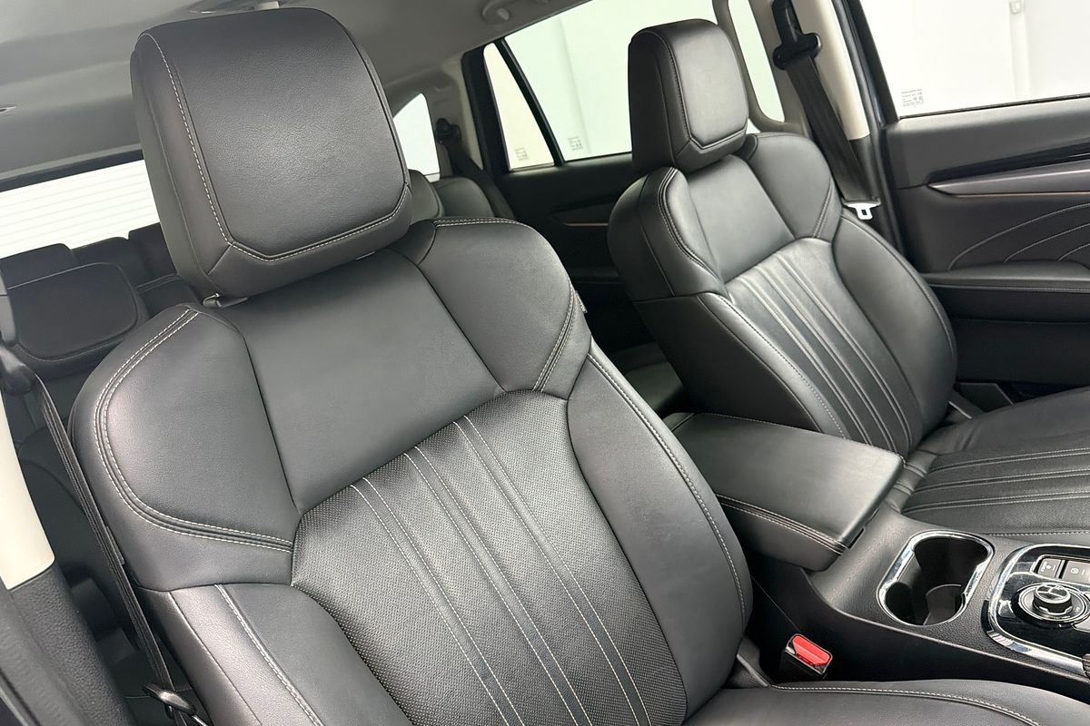 2022 Isuzu MU-X LS-T