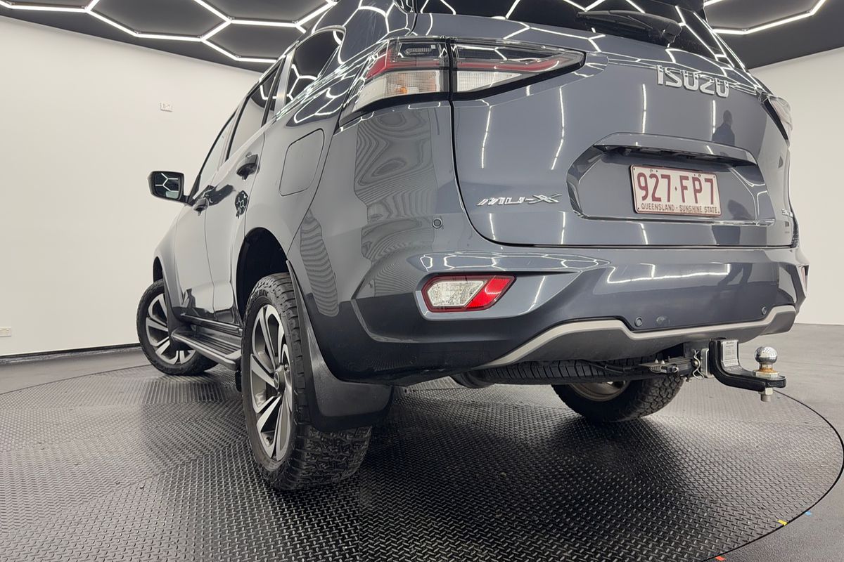 2022 Isuzu MU-X LS-T
