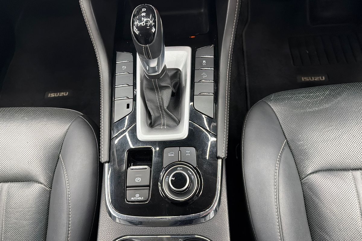2022 Isuzu MU-X LS-T