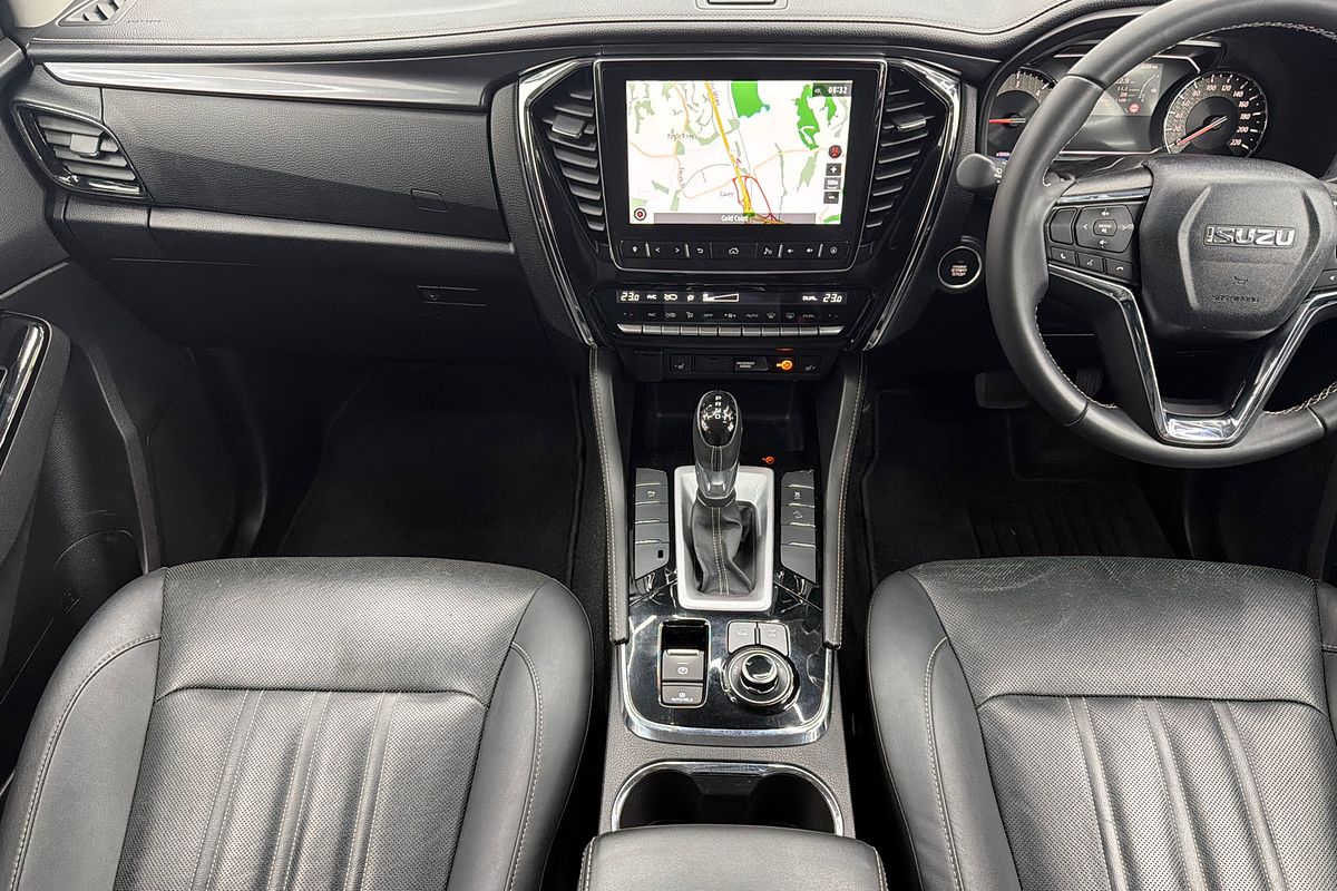 2022 Isuzu MU-X LS-T