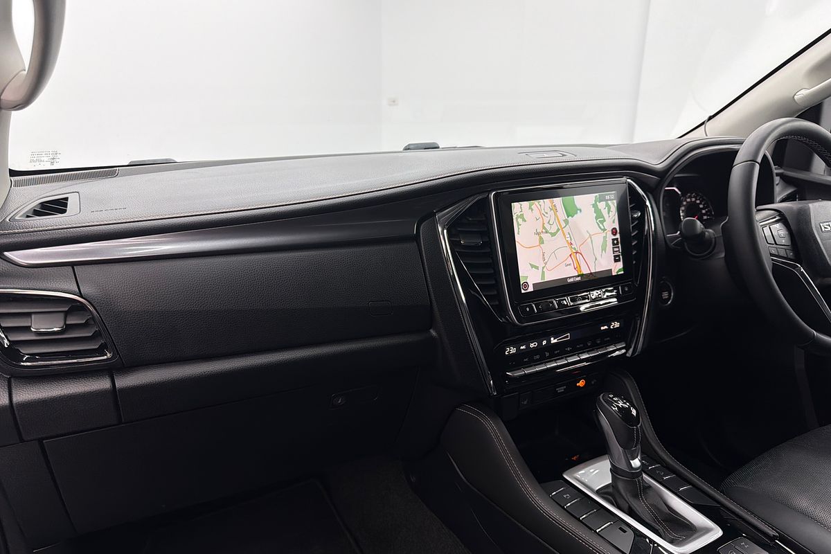 2022 Isuzu MU-X LS-T