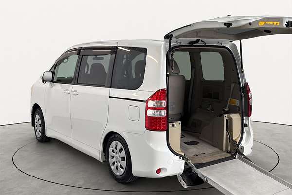 2012 Toyota Noah SLOPE TYPE 1 ZZR70G