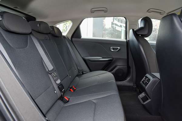 2025 Kia K4 S CL4m thumb-8