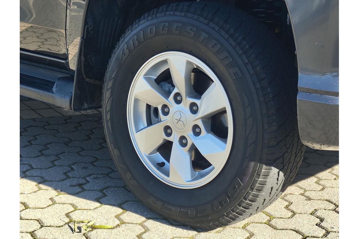 2023 Mitsubishi Triton GLX+ MR 4X4