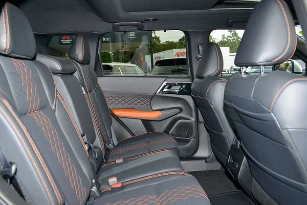 2025 Mitsubishi Outlander PHEV Exceed Tourer ZM thumb-8