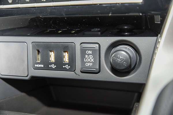 2025 Mitsubishi Pajero Sport GLS QG thumb-9