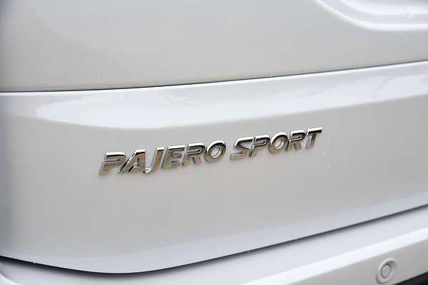 2025 Mitsubishi Pajero Sport GLS QG thumb-6
