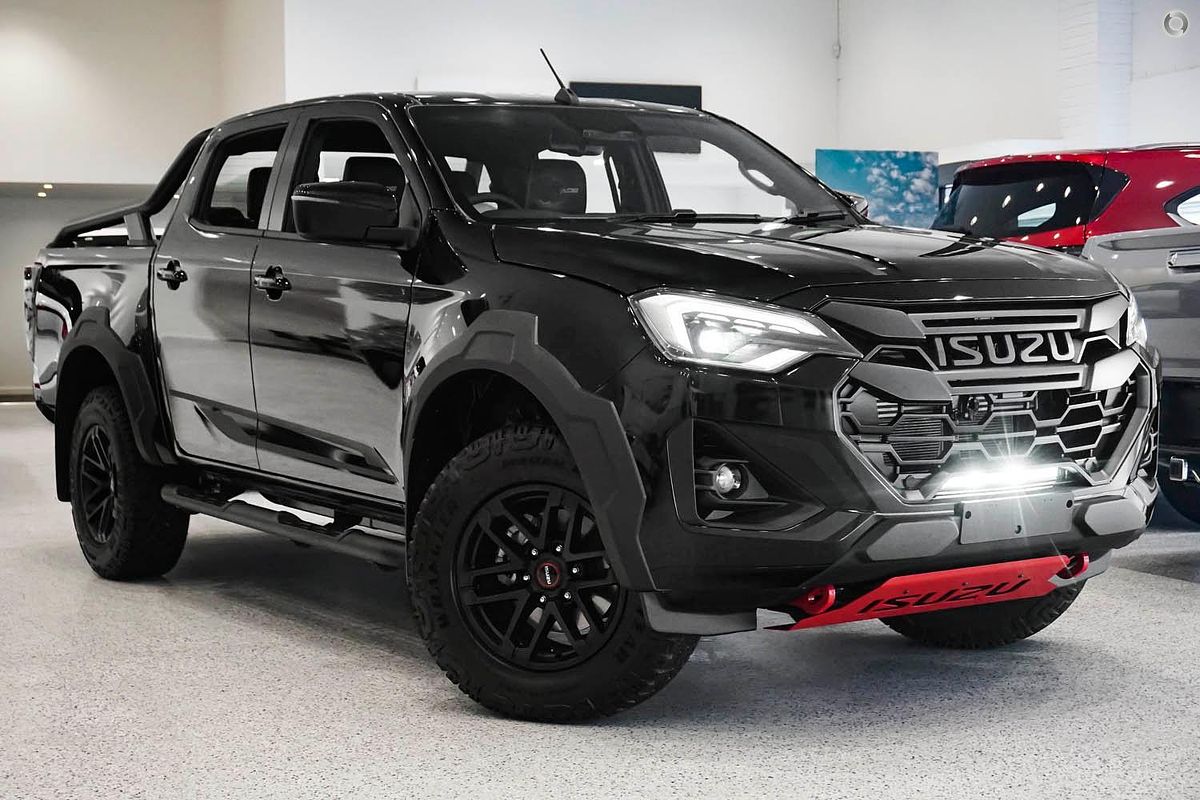 2025 Isuzu D-MAX BLADE 4X4