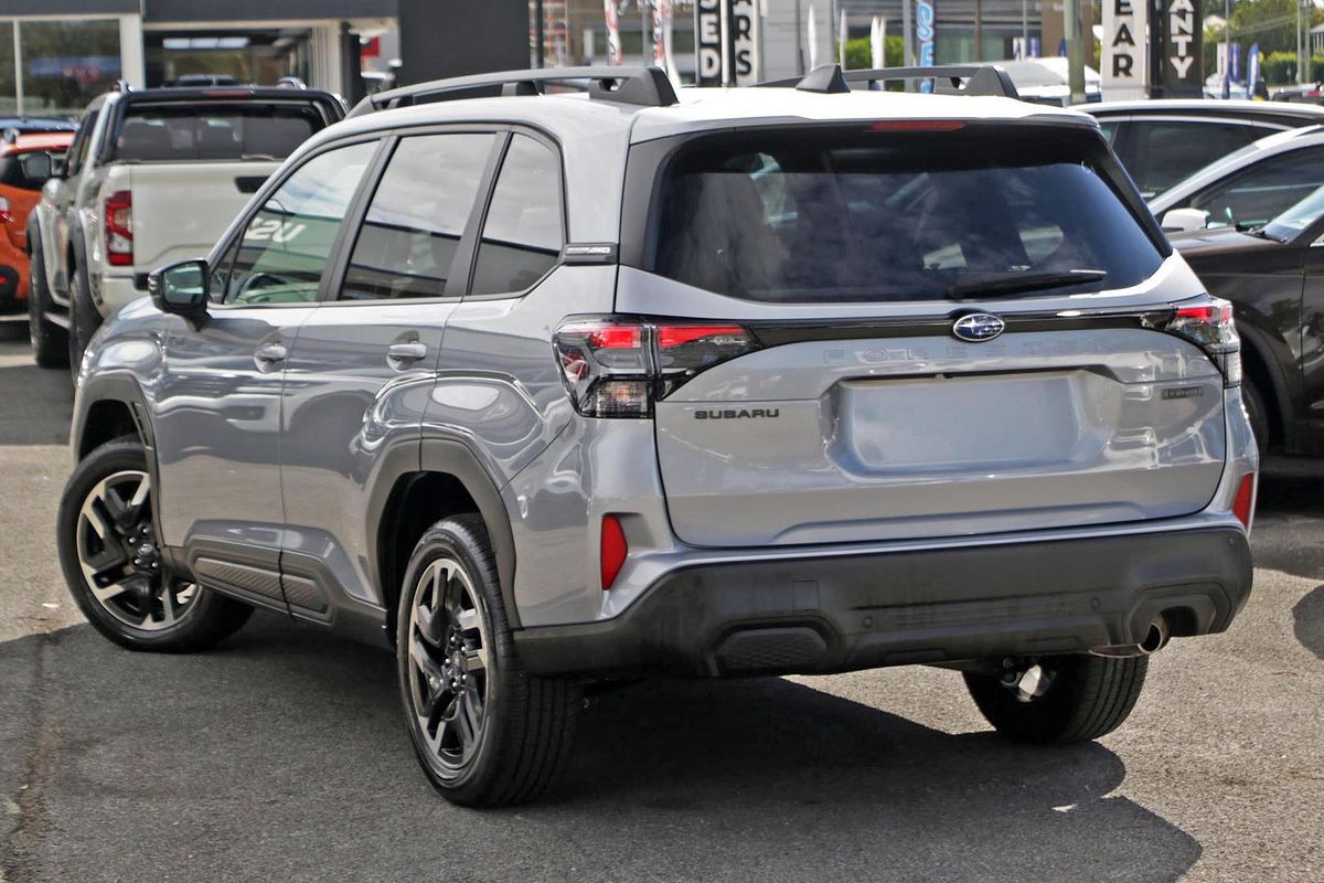 2025 Subaru Forester Hybrid Touring S6