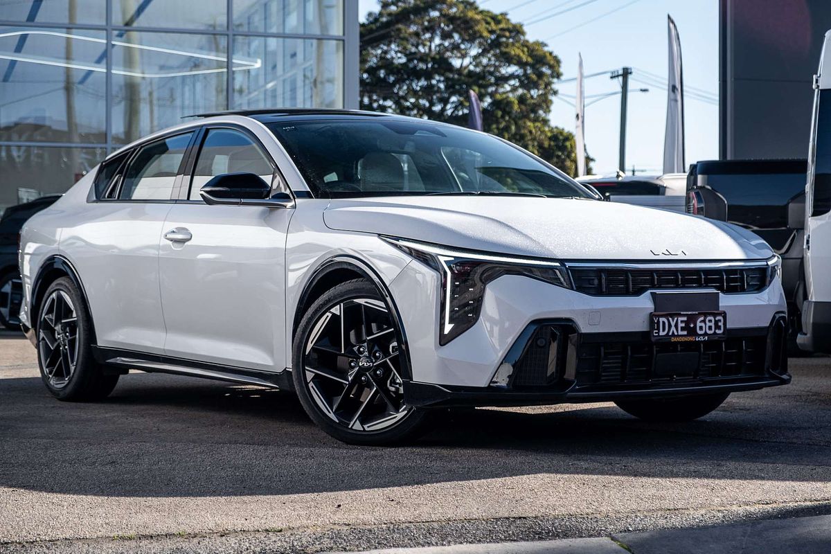 2025 Kia K4 GT-Line CL4m