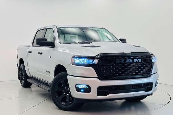 2026 RAM 1500 Express Black Edition Hurricane SO DT 4X4 SWB