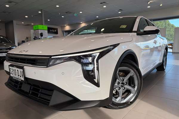 2025 Kia K4 S CL4m thumb-1