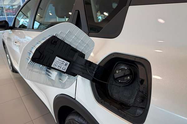 2025 Kia K4 S CL4m thumb-5