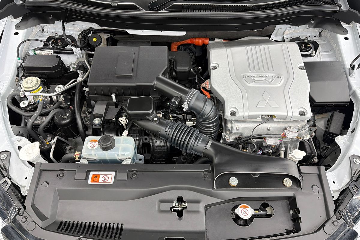 2024 Mitsubishi Eclipse Cross PHEV Exceed YB
