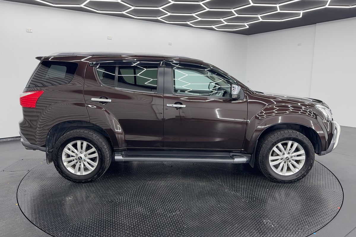 2017 Isuzu MU-X LS-T