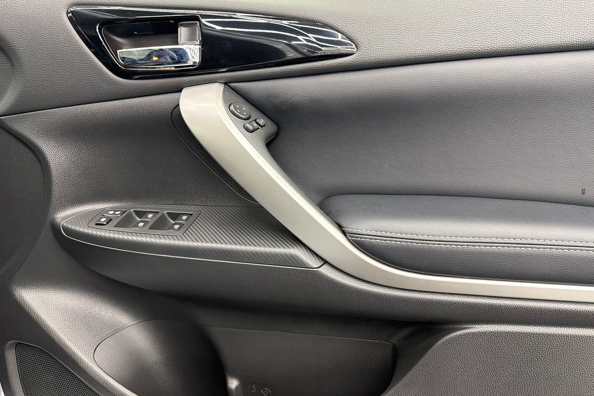 2024 Mitsubishi Eclipse Cross PHEV Exceed YB