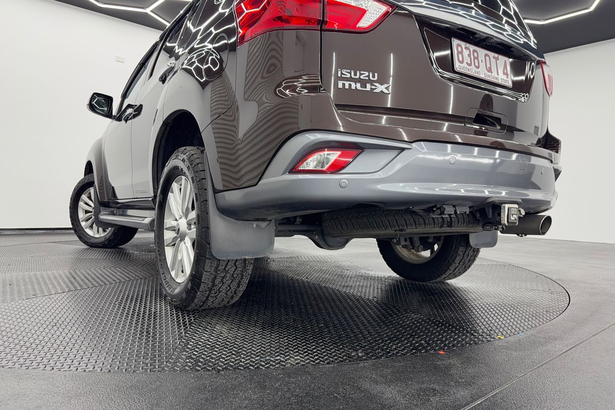 2017 Isuzu MU-X LS-T