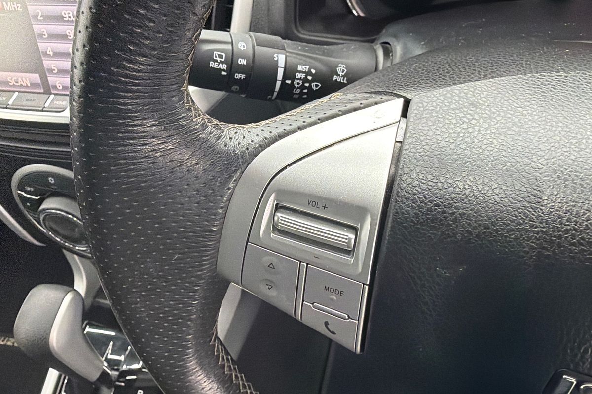 2017 Isuzu MU-X LS-T