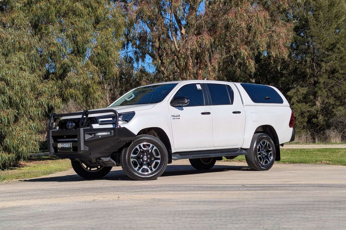2025 Toyota Hilux SR5 48V GUN126R 4X4