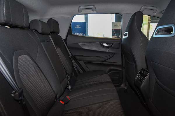 2026 Chery Tiggo 4 Hybrid Urban thumb-8
