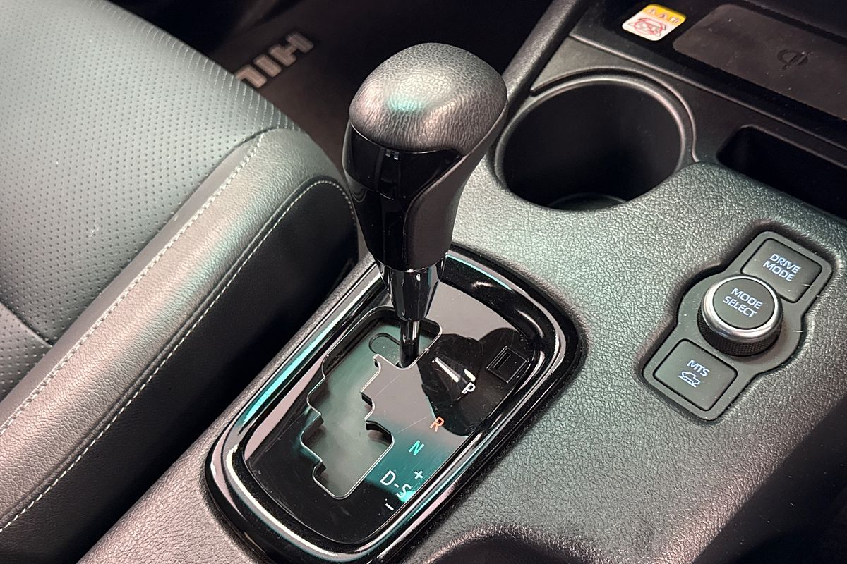 2025 Toyota Hilux Rogue 48V GUN126R 4X4