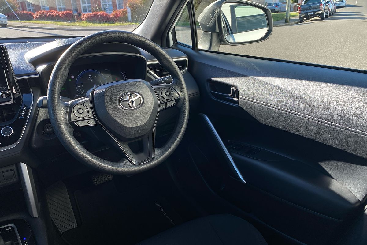 2024 Toyota Corolla Cross GX MXGH10R