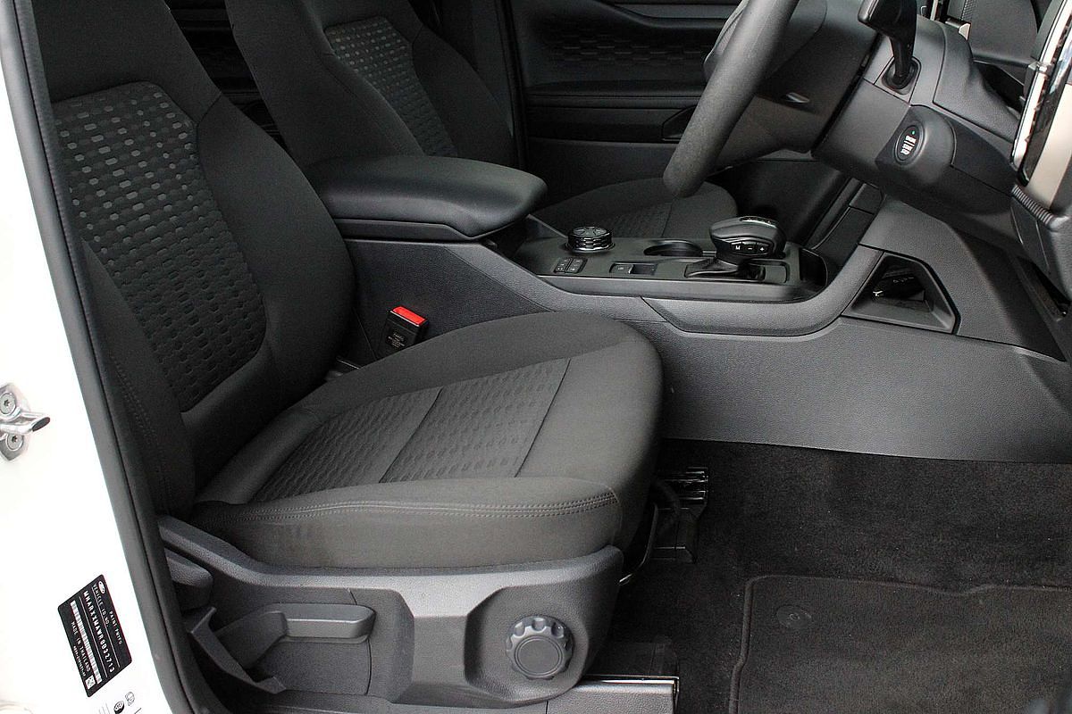 2025 Ford Everest Ambiente 2.0L