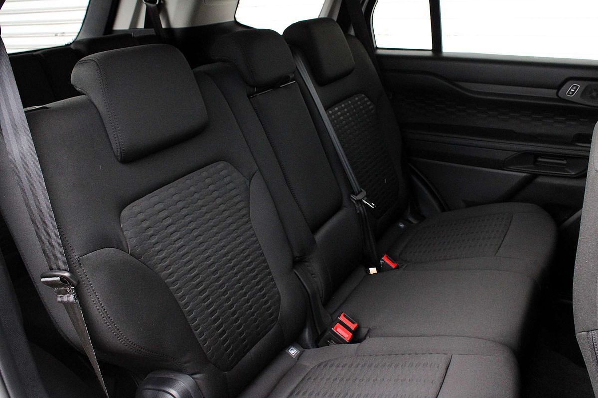 2025 Ford Everest Ambiente 2.0L