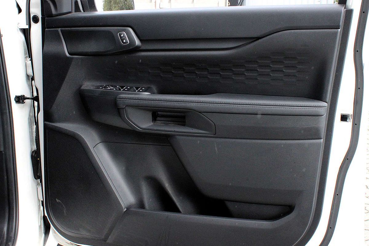 2025 Ford Everest Ambiente 2.0L